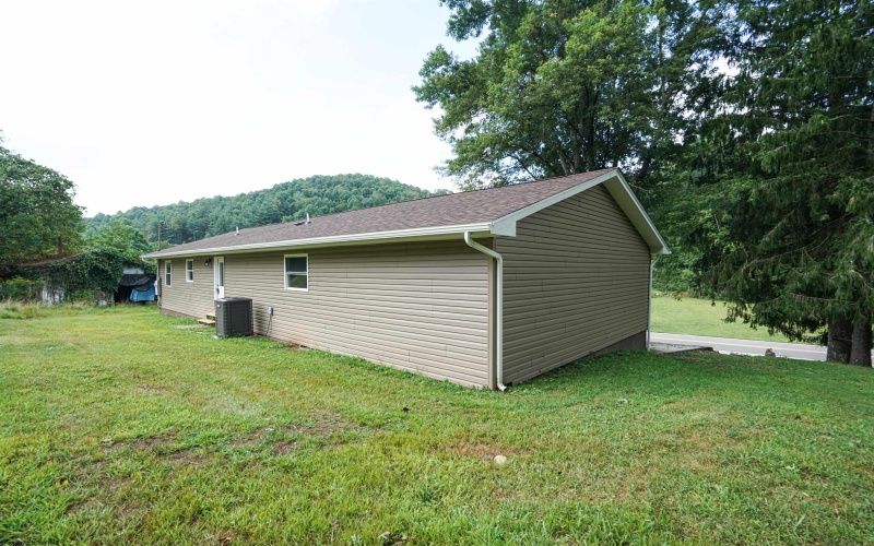 14069 US HWY 19 South, Walkersville, West Virginia 26447-0000, 3 Bedrooms Bedrooms, 6 Rooms Rooms,2 BathroomsBathrooms,Single Family Detached,For Sale,US HWY 19,10162428