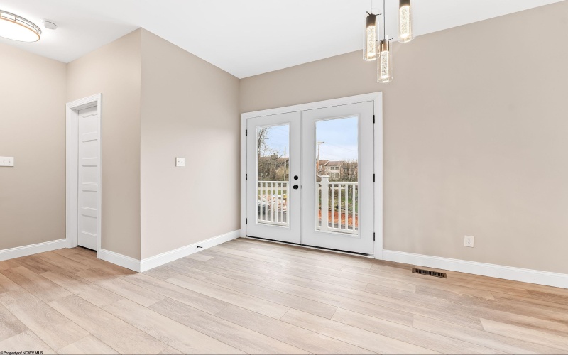 110 Chestnut Grove, Morgantown, West Virginia 26505, 2 Bedrooms Bedrooms, 6 Rooms Rooms,2 BathroomsBathrooms,Single Family Attached,For Sale,Chestnut,10163730