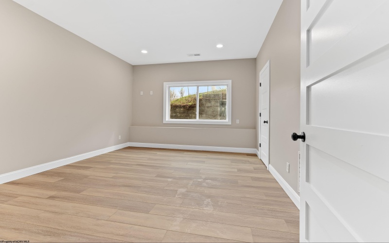 110 Chestnut Grove, Morgantown, West Virginia 26505, 2 Bedrooms Bedrooms, 6 Rooms Rooms,2 BathroomsBathrooms,Single Family Attached,For Sale,Chestnut,10163730