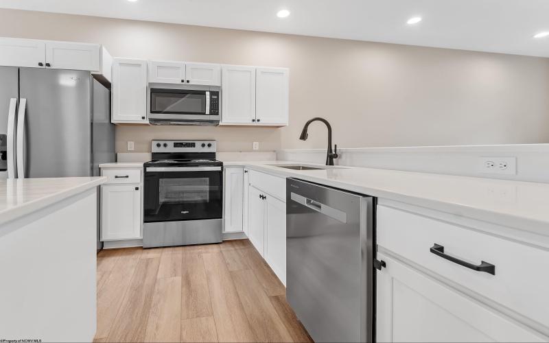 110 Chestnut Grove, Morgantown, West Virginia 26505, 2 Bedrooms Bedrooms, 6 Rooms Rooms,2 BathroomsBathrooms,Single Family Attached,For Sale,Chestnut,10163730