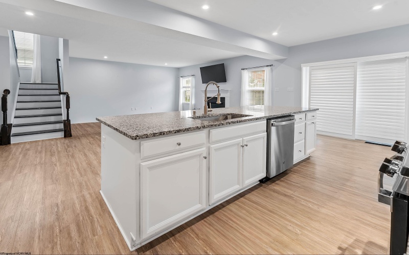 259 Falling Water Lane, Morgantown, West Virginia 26508, 4 Bedrooms Bedrooms, 9 Rooms Rooms,3 BathroomsBathrooms,Single Family Detached,For Sale,Falling Water,10163727