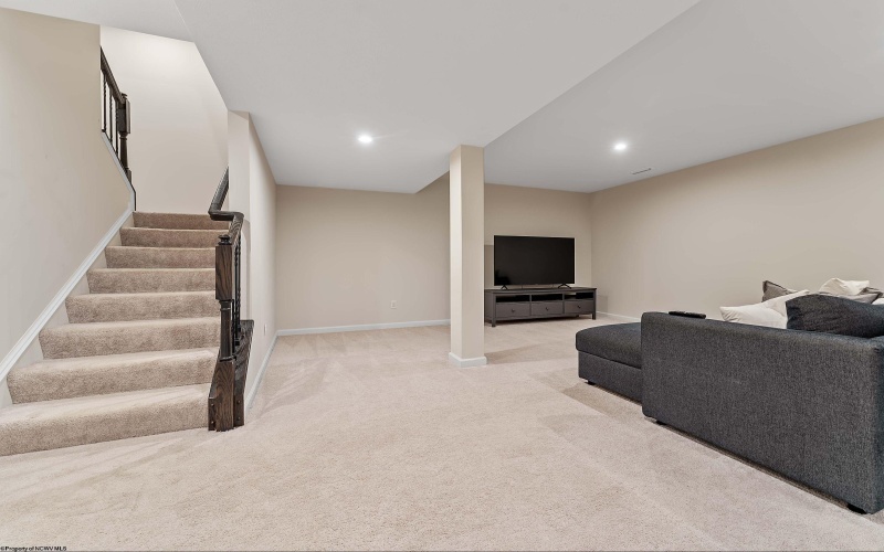 259 Falling Water Lane, Morgantown, West Virginia 26508, 4 Bedrooms Bedrooms, 9 Rooms Rooms,3 BathroomsBathrooms,Single Family Detached,For Sale,Falling Water,10163727