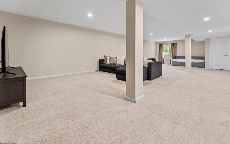 259 Falling Water Lane, Morgantown, West Virginia 26508, 4 Bedrooms Bedrooms, 9 Rooms Rooms,3 BathroomsBathrooms,Single Family Detached,For Sale,Falling Water,10163727