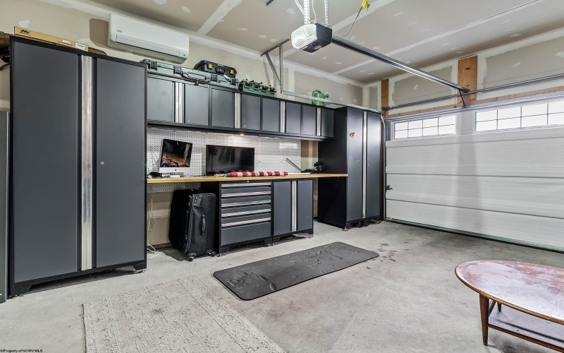 259 Falling Water Lane, Morgantown, West Virginia 26508, 4 Bedrooms Bedrooms, 9 Rooms Rooms,3 BathroomsBathrooms,Single Family Detached,For Sale,Falling Water,10163727