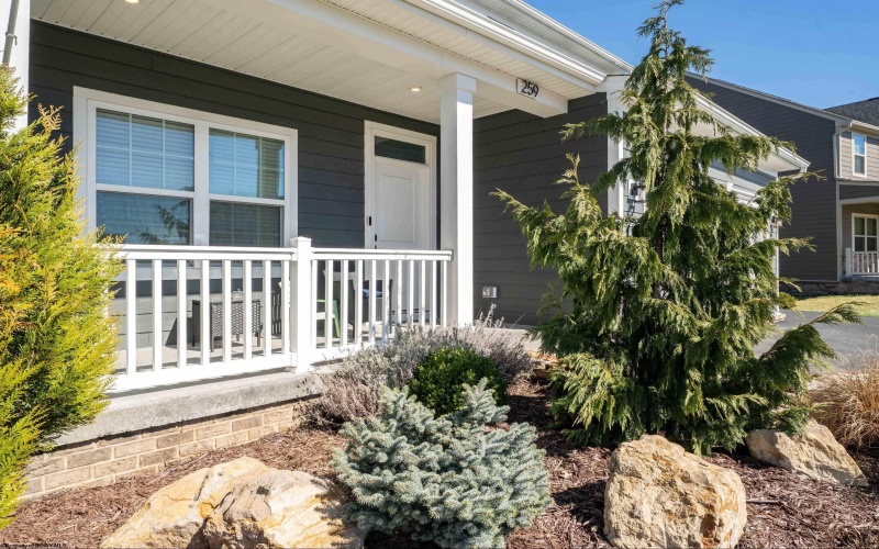 259 Falling Water Lane, Morgantown, West Virginia 26508, 4 Bedrooms Bedrooms, 9 Rooms Rooms,3 BathroomsBathrooms,Single Family Detached,For Sale,Falling Water,10163727