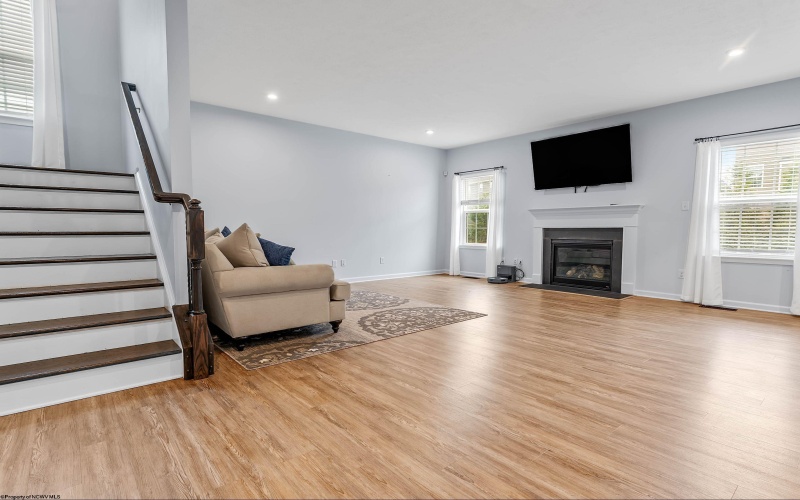 259 Falling Water Lane, Morgantown, West Virginia 26508, 4 Bedrooms Bedrooms, 9 Rooms Rooms,3 BathroomsBathrooms,Single Family Detached,For Sale,Falling Water,10163727