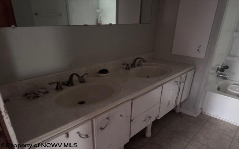 9619 Morgantown Pike, Philippi, West Virginia 26416-0000, 3 Bedrooms Bedrooms, 11 Rooms Rooms,1 BathroomBathrooms,Single Family Detached,For Sale,Morgantown,10163739