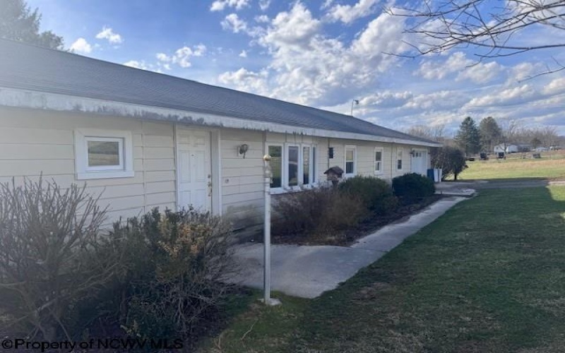 9619 Morgantown Pike, Philippi, West Virginia 26416-0000, 3 Bedrooms Bedrooms, 11 Rooms Rooms,1 BathroomBathrooms,Single Family Detached,For Sale,Morgantown,10163739