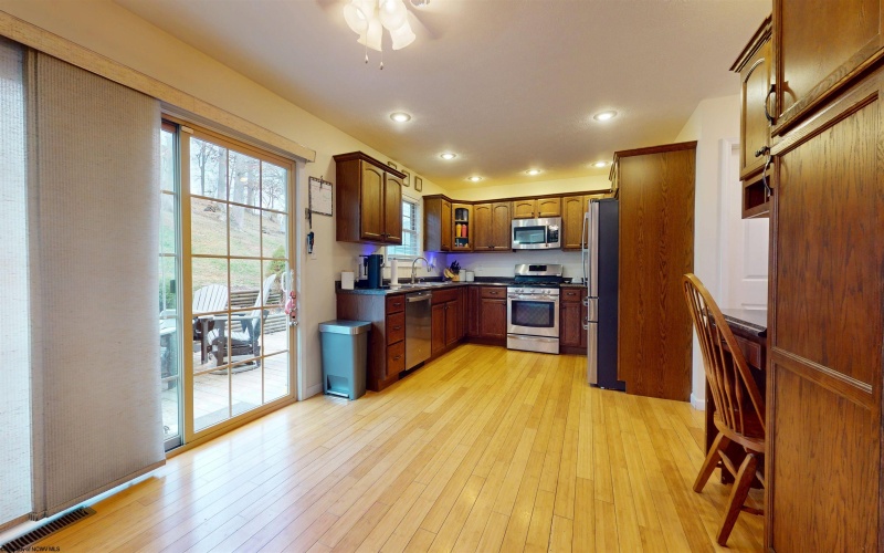 26 Pepperbush Lane, Fairmont, West Virginia 26554, 4 Bedrooms Bedrooms, 8 Rooms Rooms,3 BathroomsBathrooms,Single Family Detached,For Sale,Pepperbush,10163738