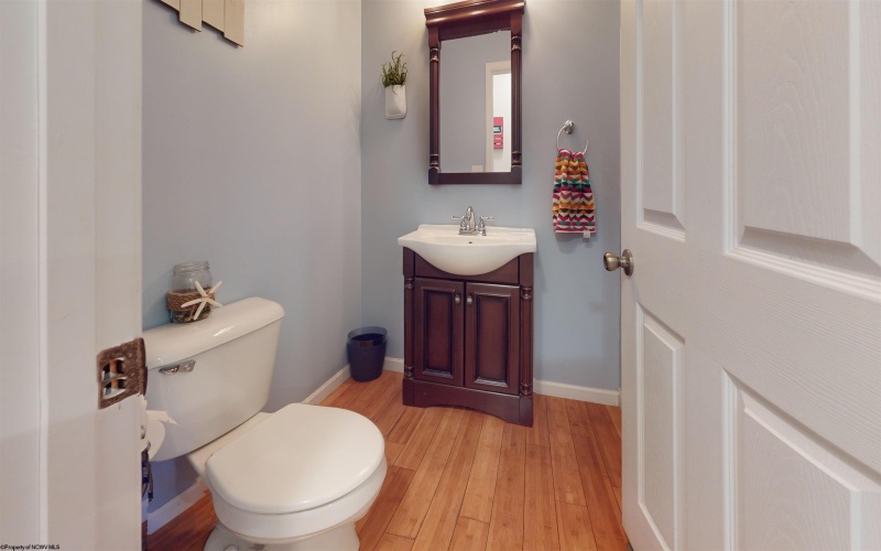 26 Pepperbush Lane, Fairmont, West Virginia 26554, 4 Bedrooms Bedrooms, 8 Rooms Rooms,3 BathroomsBathrooms,Single Family Detached,For Sale,Pepperbush,10163738