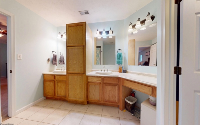 26 Pepperbush Lane, Fairmont, West Virginia 26554, 4 Bedrooms Bedrooms, 8 Rooms Rooms,3 BathroomsBathrooms,Single Family Detached,For Sale,Pepperbush,10163738