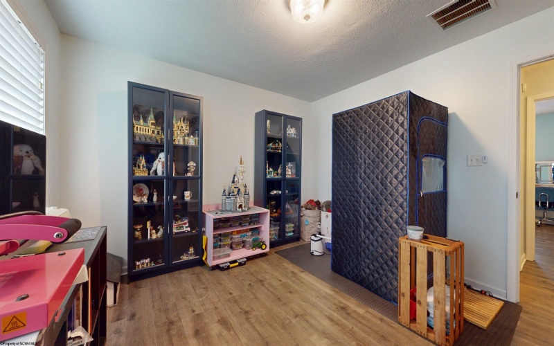 26 Pepperbush Lane, Fairmont, West Virginia 26554, 4 Bedrooms Bedrooms, 8 Rooms Rooms,3 BathroomsBathrooms,Single Family Detached,For Sale,Pepperbush,10163738