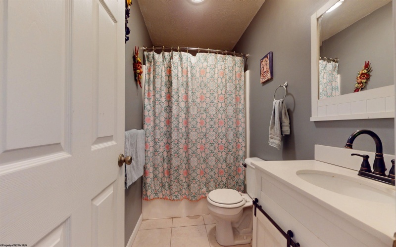 26 Pepperbush Lane, Fairmont, West Virginia 26554, 4 Bedrooms Bedrooms, 8 Rooms Rooms,3 BathroomsBathrooms,Single Family Detached,For Sale,Pepperbush,10163738