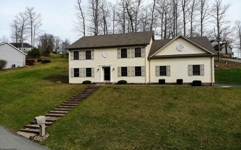 26 Pepperbush Lane, Fairmont, West Virginia 26554, 4 Bedrooms Bedrooms, 8 Rooms Rooms,3 BathroomsBathrooms,Single Family Detached,For Sale,Pepperbush,10163738