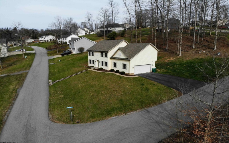 26 Pepperbush Lane, Fairmont, West Virginia 26554, 4 Bedrooms Bedrooms, 8 Rooms Rooms,3 BathroomsBathrooms,Single Family Detached,For Sale,Pepperbush,10163738