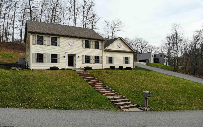 26 Pepperbush Lane, Fairmont, West Virginia 26554, 4 Bedrooms Bedrooms, 8 Rooms Rooms,3 BathroomsBathrooms,Single Family Detached,For Sale,Pepperbush,10163738