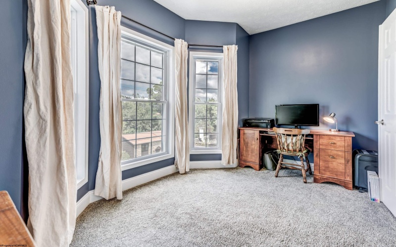 17 Karen Lane, Morgantown, West Virginia 26501, 3 Bedrooms Bedrooms, 9 Rooms Rooms,2 BathroomsBathrooms,Single Family Detached,For Sale,Karen,10163736