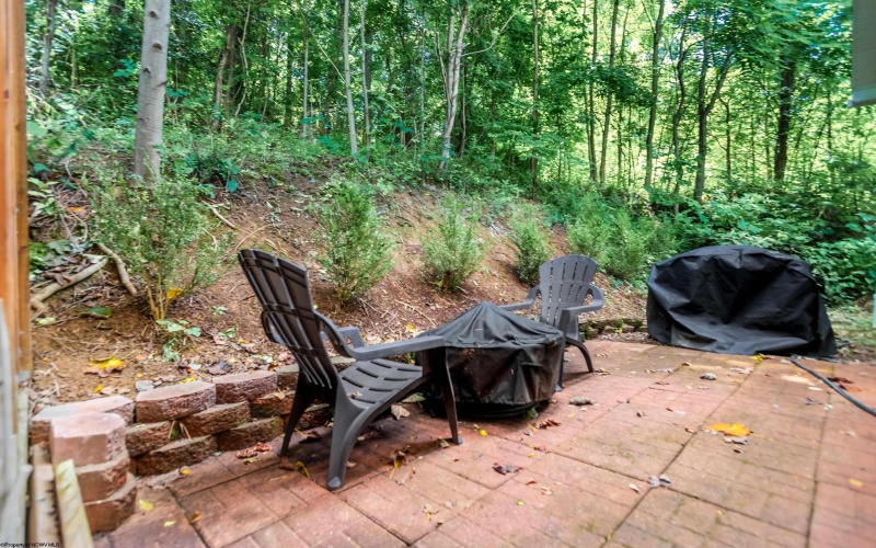 17 Karen Lane, Morgantown, West Virginia 26501, 3 Bedrooms Bedrooms, 9 Rooms Rooms,2 BathroomsBathrooms,Single Family Detached,For Sale,Karen,10163736