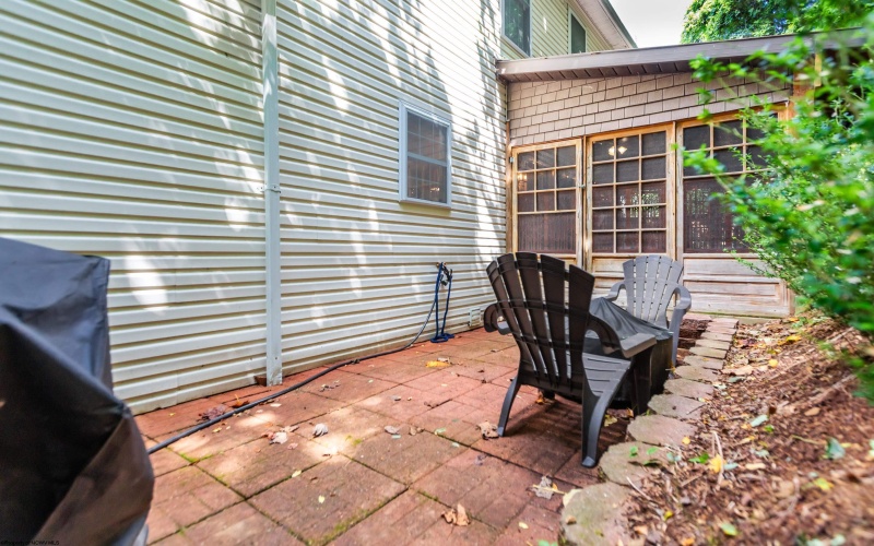 17 Karen Lane, Morgantown, West Virginia 26501, 3 Bedrooms Bedrooms, 9 Rooms Rooms,2 BathroomsBathrooms,Single Family Detached,For Sale,Karen,10163736