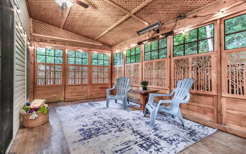 17 Karen Lane, Morgantown, West Virginia 26501, 3 Bedrooms Bedrooms, 9 Rooms Rooms,2 BathroomsBathrooms,Single Family Detached,For Sale,Karen,10163736