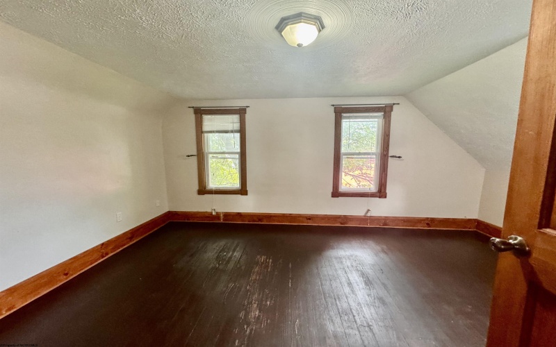 20 Hillside Drive, Fairmont, West Virginia 26554, 3 Bedrooms Bedrooms, 6 Rooms Rooms,2 BathroomsBathrooms,Single Family Detached,For Sale,Hillside,10163735