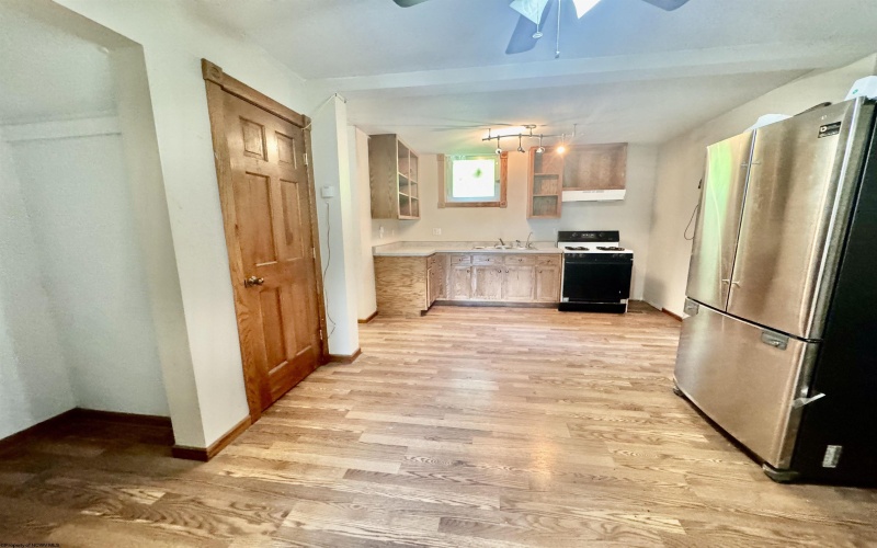 20 Hillside Drive, Fairmont, West Virginia 26554, 3 Bedrooms Bedrooms, 6 Rooms Rooms,2 BathroomsBathrooms,Single Family Detached,For Sale,Hillside,10163735