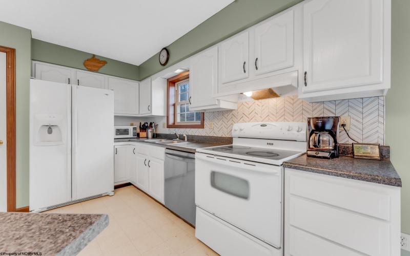 102 Indian Run Road, Fairview, West Virginia 26570, 3 Bedrooms Bedrooms, 7 Rooms Rooms,2 BathroomsBathrooms,Single Family Detached,For Sale,Indian Run,10163732