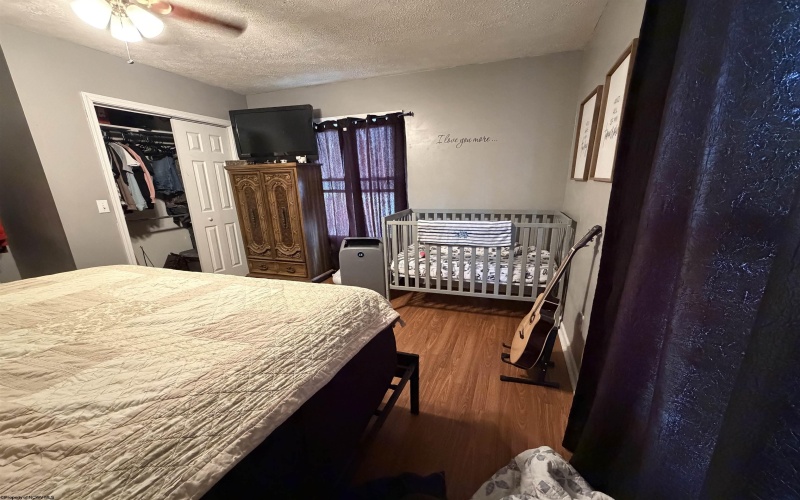 202 Meadow Avenue, Mannington, West Virginia 26582, 2 Bedrooms Bedrooms, 6 Rooms Rooms,1 BathroomBathrooms,Single Family Detached,For Sale,Meadow,10163729