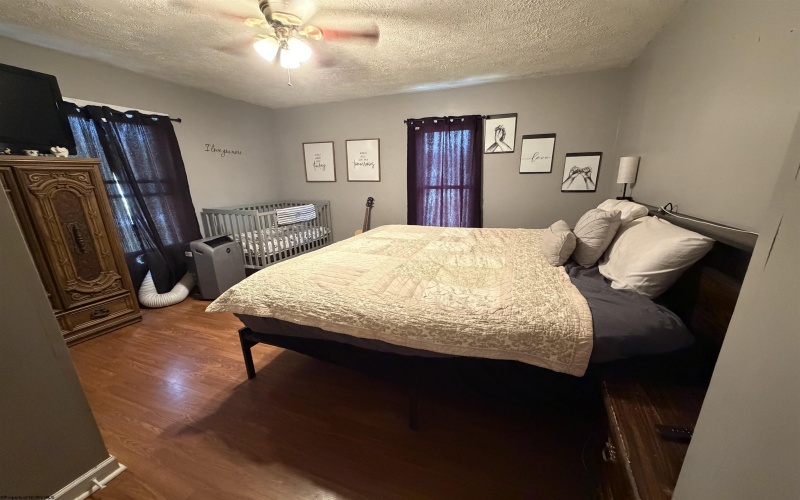 202 Meadow Avenue, Mannington, West Virginia 26582, 2 Bedrooms Bedrooms, 6 Rooms Rooms,1 BathroomBathrooms,Single Family Detached,For Sale,Meadow,10163729