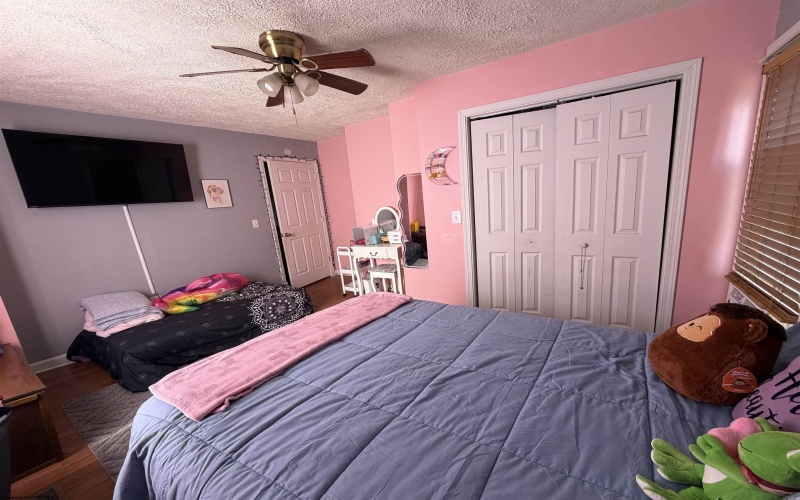 202 Meadow Avenue, Mannington, West Virginia 26582, 2 Bedrooms Bedrooms, 6 Rooms Rooms,1 BathroomBathrooms,Single Family Detached,For Sale,Meadow,10163729