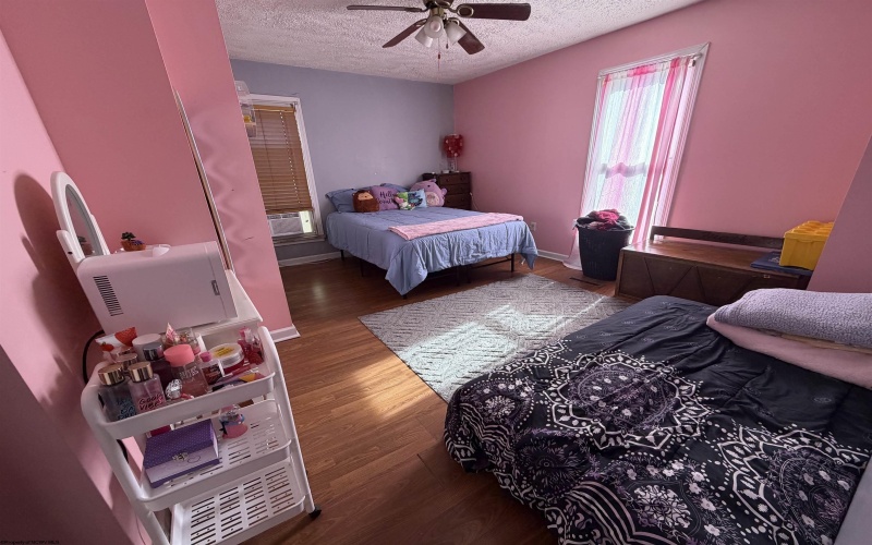 202 Meadow Avenue, Mannington, West Virginia 26582, 2 Bedrooms Bedrooms, 6 Rooms Rooms,1 BathroomBathrooms,Single Family Detached,For Sale,Meadow,10163729