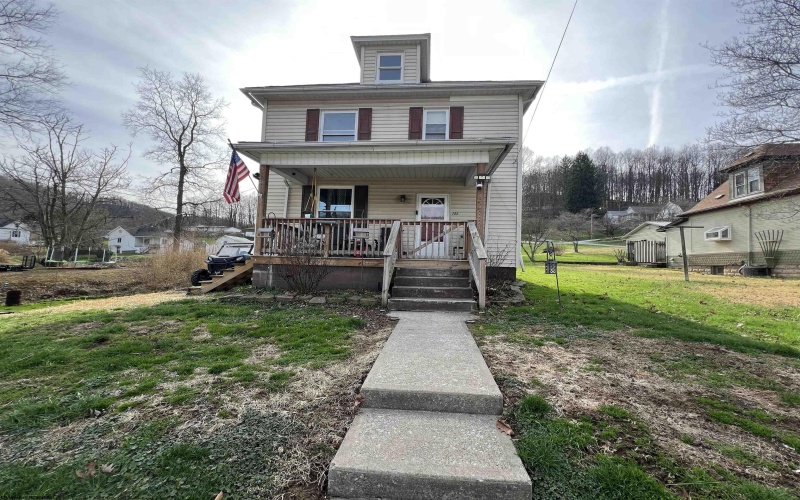 202 Meadow Avenue, Mannington, West Virginia 26582, 2 Bedrooms Bedrooms, 6 Rooms Rooms,1 BathroomBathrooms,Single Family Detached,For Sale,Meadow,10163729