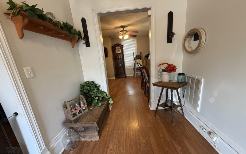 202 Meadow Avenue, Mannington, West Virginia 26582, 2 Bedrooms Bedrooms, 6 Rooms Rooms,1 BathroomBathrooms,Single Family Detached,For Sale,Meadow,10163729