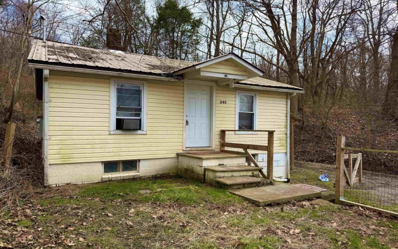 245 Smithtown Road, Morgantown, West Virginia 26508, 2 Bedrooms Bedrooms, 6 Rooms Rooms,1 BathroomBathrooms,Single Family Detached,For Sale,Smithtown,10163728