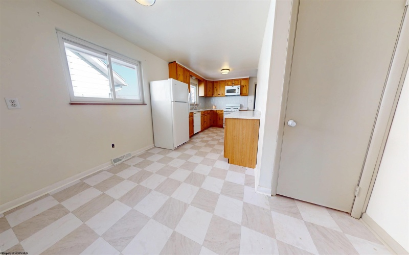 108 Bellview Avenue, Fairmont, West Virginia 26554-1902, 2 Bedrooms Bedrooms, 5 Rooms Rooms,1 BathroomBathrooms,Single Family Detached,For Sale,Bellview,10163741