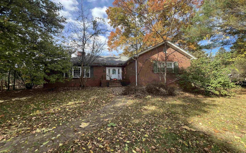 609 Farms Drive, Fairmont, West Virginia 26554, 4 Bedrooms Bedrooms, 9 Rooms Rooms,3 BathroomsBathrooms,Single Family Detached,For Sale,Farms,10163746