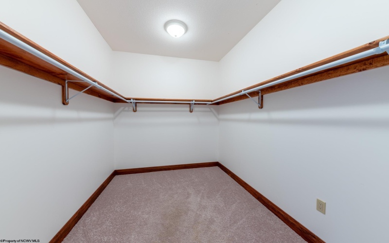 262 Deerfield Circle, Kingwood, West Virginia 26537, 4 Bedrooms Bedrooms, 8 Rooms Rooms,3 BathroomsBathrooms,Single Family Detached,For Sale,Deerfield,10161575