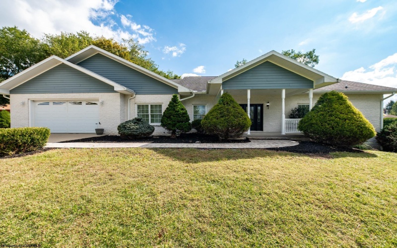 262 Deerfield Circle, Kingwood, West Virginia 26537, 4 Bedrooms Bedrooms, 8 Rooms Rooms,3 BathroomsBathrooms,Single Family Detached,For Sale,Deerfield,10161575