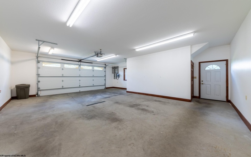 262 Deerfield Circle, Kingwood, West Virginia 26537, 4 Bedrooms Bedrooms, 8 Rooms Rooms,3 BathroomsBathrooms,Single Family Detached,For Sale,Deerfield,10161575