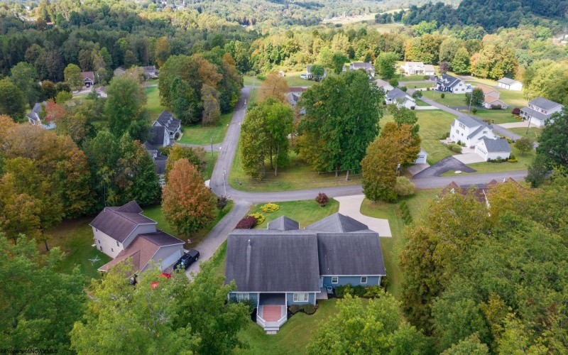 262 Deerfield Circle, Kingwood, West Virginia 26537, 4 Bedrooms Bedrooms, 8 Rooms Rooms,3 BathroomsBathrooms,Single Family Detached,For Sale,Deerfield,10161575