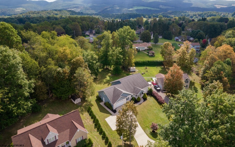 262 Deerfield Circle, Kingwood, West Virginia 26537, 4 Bedrooms Bedrooms, 8 Rooms Rooms,3 BathroomsBathrooms,Single Family Detached,For Sale,Deerfield,10161575