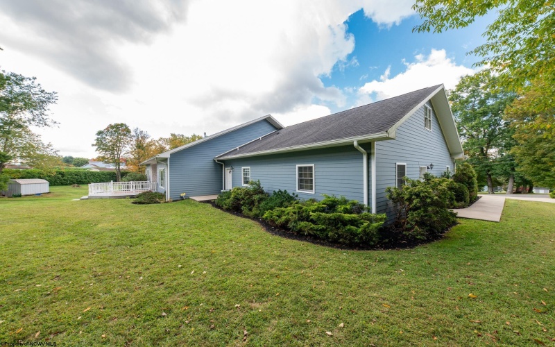 262 Deerfield Circle, Kingwood, West Virginia 26537, 4 Bedrooms Bedrooms, 8 Rooms Rooms,3 BathroomsBathrooms,Single Family Detached,For Sale,Deerfield,10161575