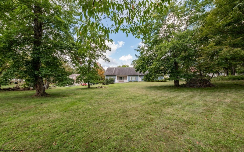 262 Deerfield Circle, Kingwood, West Virginia 26537, 4 Bedrooms Bedrooms, 8 Rooms Rooms,3 BathroomsBathrooms,Single Family Detached,For Sale,Deerfield,10161575