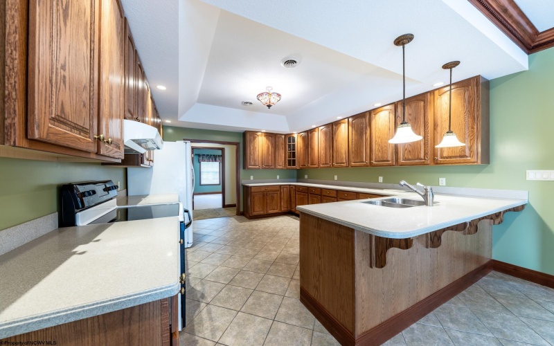 262 Deerfield Circle, Kingwood, West Virginia 26537, 4 Bedrooms Bedrooms, 8 Rooms Rooms,3 BathroomsBathrooms,Single Family Detached,For Sale,Deerfield,10161575