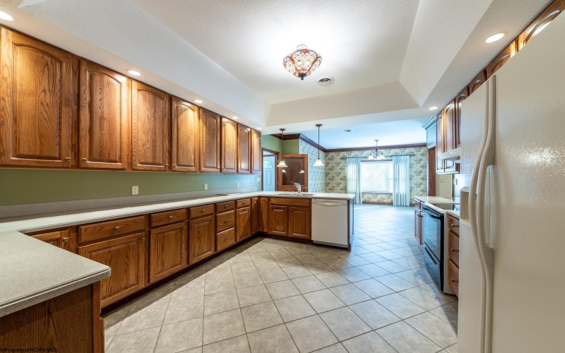 262 Deerfield Circle, Kingwood, West Virginia 26537, 4 Bedrooms Bedrooms, 8 Rooms Rooms,3 BathroomsBathrooms,Single Family Detached,For Sale,Deerfield,10161575