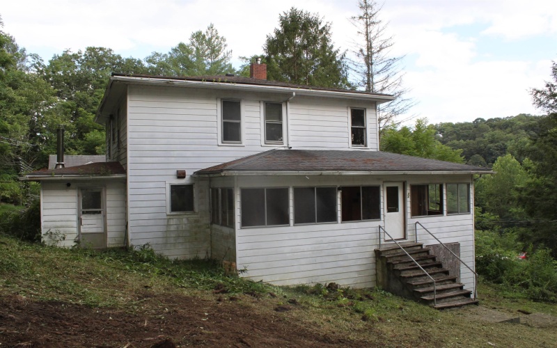 54 Greenbrier Street, Camden on Gauley, West Virginia 26208, 4 Bedrooms Bedrooms, 15 Rooms Rooms,2 BathroomsBathrooms,Single Family Detached,For Sale,Greenbrier,10158753