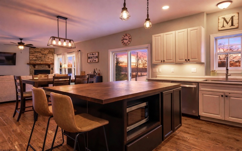 349 Villa View Drive, Morgantown, West Virginia 26508, 5 Bedrooms Bedrooms, 11 Rooms Rooms,3 BathroomsBathrooms,Single Family Detached,For Sale,Villa View,10163765