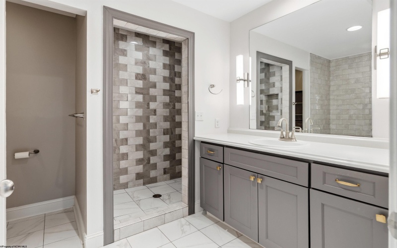 349 Villa View Drive, Morgantown, West Virginia 26508, 5 Bedrooms Bedrooms, 11 Rooms Rooms,3 BathroomsBathrooms,Single Family Detached,For Sale,Villa View,10163765