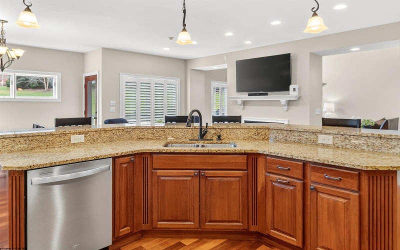 4881 Woods Edge Lane, Morgantown, West Virginia 26508, 5 Bedrooms Bedrooms, 10 Rooms Rooms,4 BathroomsBathrooms,Single Family Detached,For Sale,Woods Edge,10163764