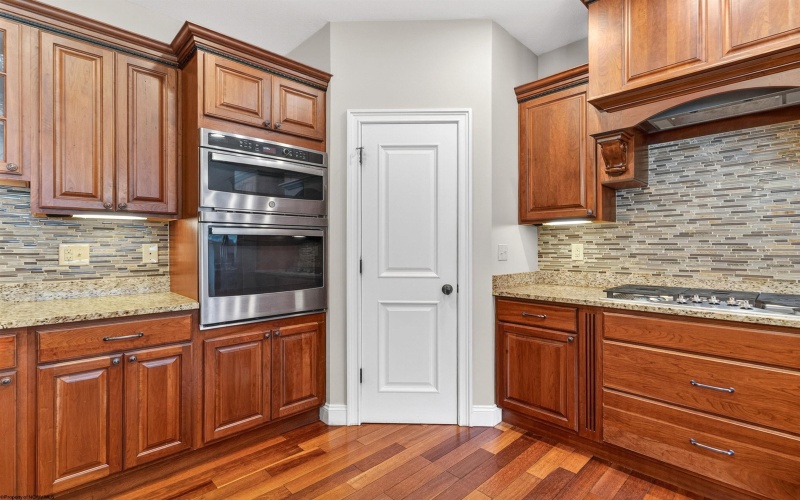 4881 Woods Edge Lane, Morgantown, West Virginia 26508, 5 Bedrooms Bedrooms, 10 Rooms Rooms,4 BathroomsBathrooms,Single Family Detached,For Sale,Woods Edge,10163764